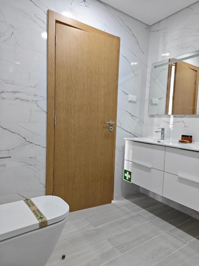 King's Village Apartment *